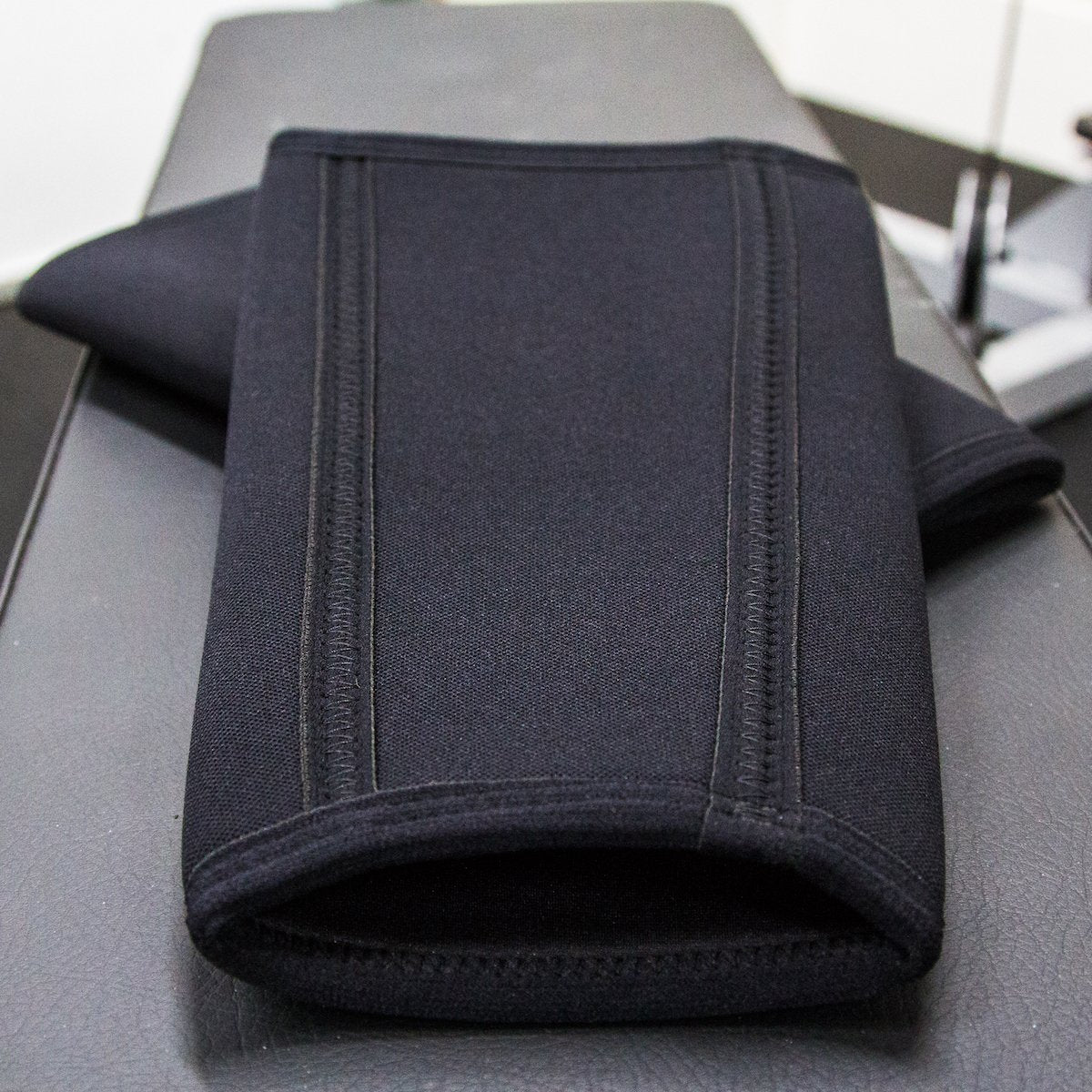 A7 IPF approved Black CONE knee sleeves are structured with a downward cut panel on the back of the quad and calf to ensure ultimate compression at the knee joint. A7 CONE knee sleeves are IPF approved for use in all powerlifting competitions. A7 CONE Knee Sleeves are IPF Approved Kit. A7 cone knee sleeves are made with high quality neoprene and the knee sleeves are sold as a pair. The double seam on the knee sleeves create a greater tension on the knee joint. A7 UK shipping to UK and Europe.